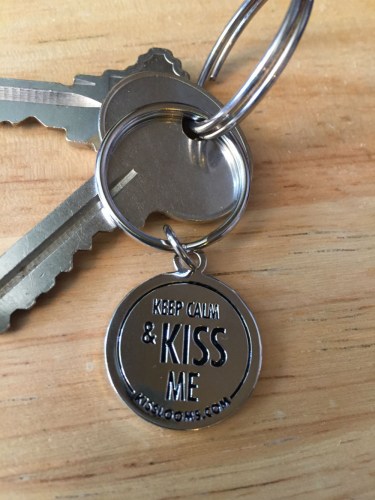 Kiss_Me_Keychain_55c96e4d941da.jpg